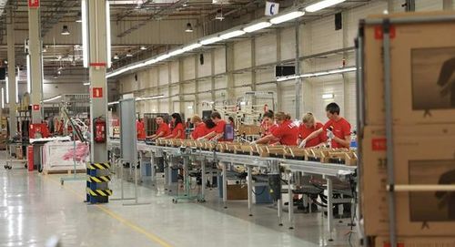 中國彩電巨頭崛起全球，銷量躍居世界第三的啟示